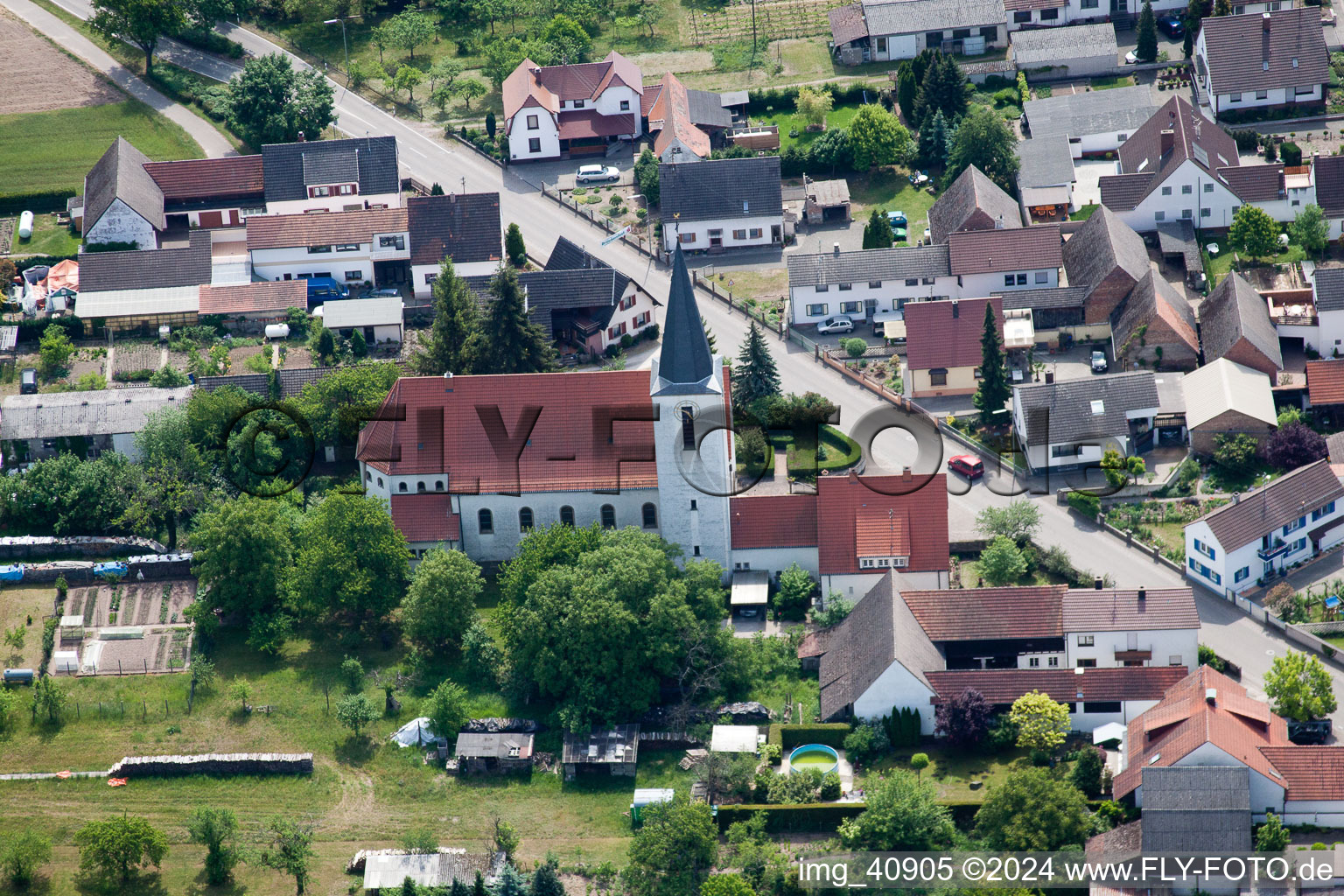 Vue aérienne de Scheibenhardt dans le département Rhénanie-Palatinat, Allemagne