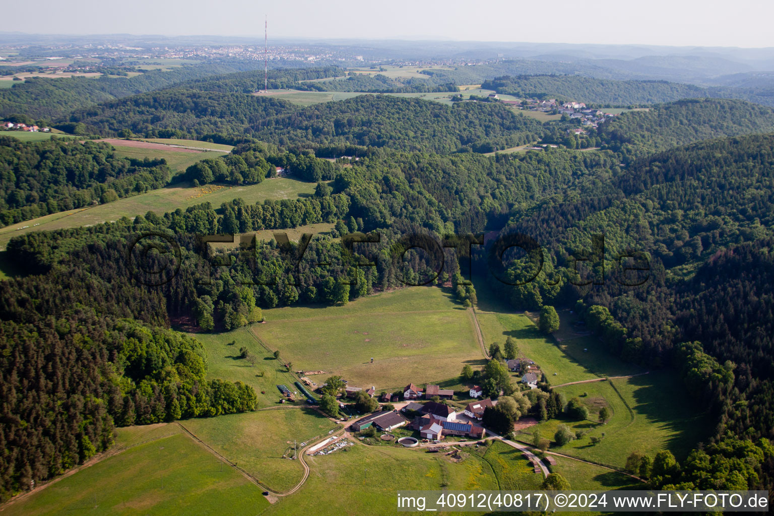 Hôtel Ransbrunnerhof à Eppenbrunn dans le département Rhénanie-Palatinat, Allemagne d'en haut