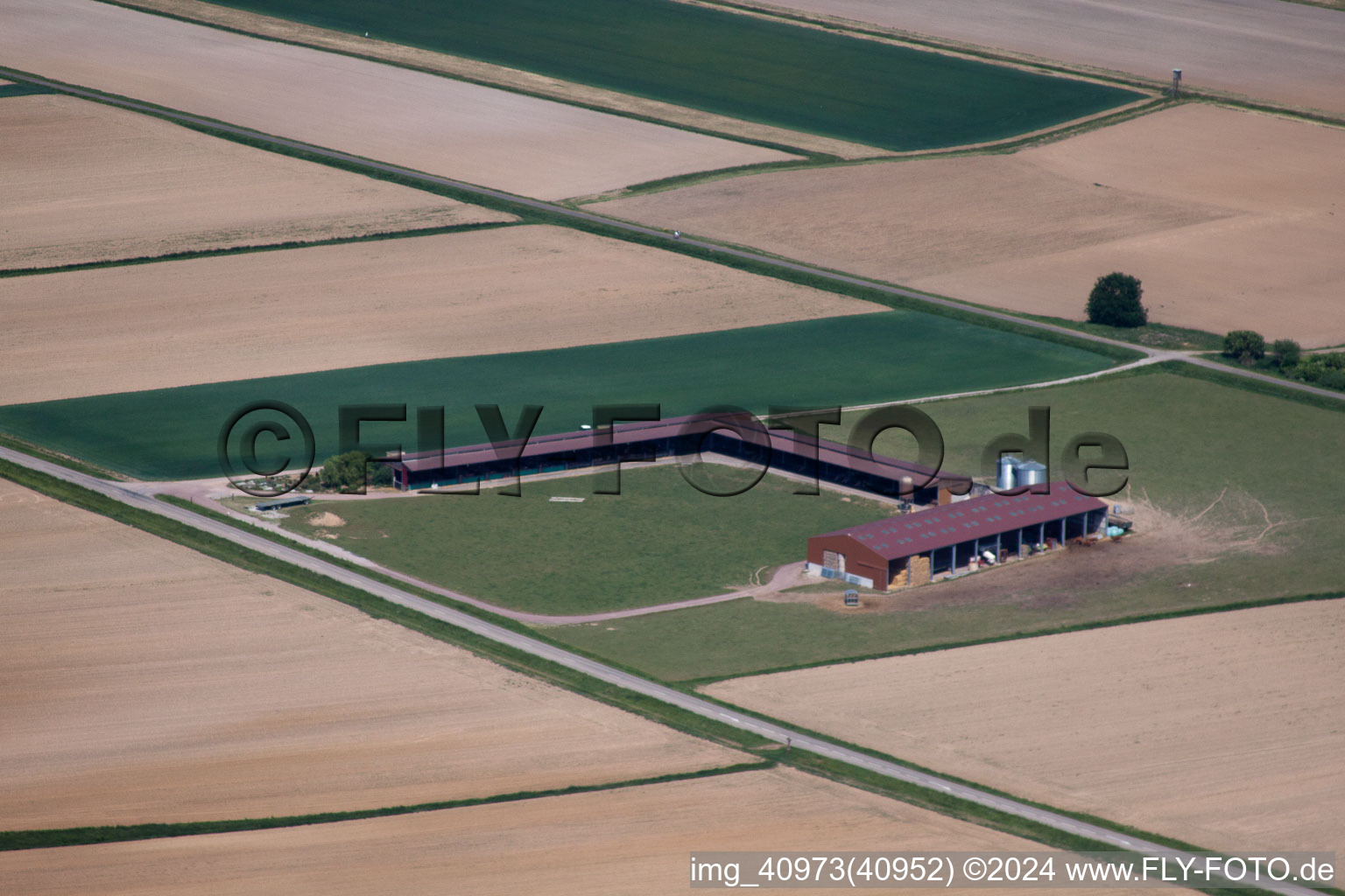 Vue d'oiseau de Schleithal dans le département Bas Rhin, France