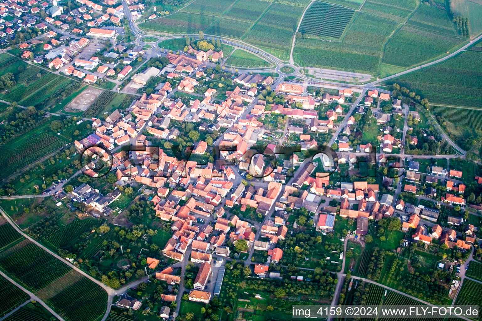 Quartier Schweigen in Schweigen-Rechtenbach dans le département Rhénanie-Palatinat, Allemagne depuis l'avion