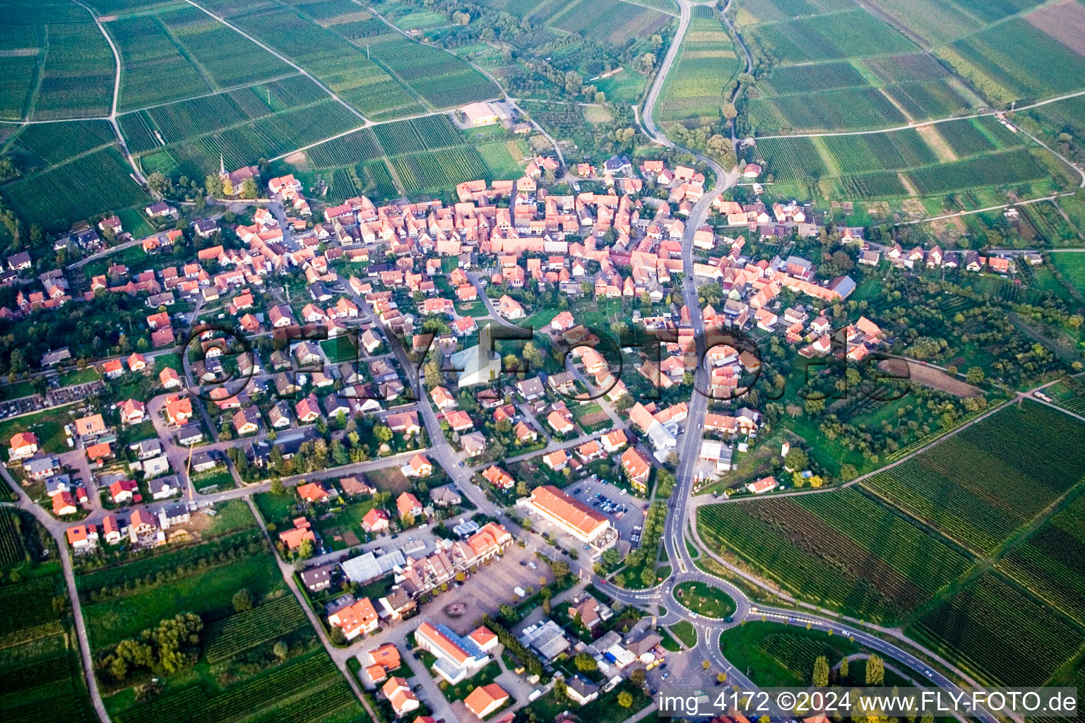 Vue aérienne de Quartier Schweigen in Schweigen-Rechtenbach dans le département Rhénanie-Palatinat, Allemagne