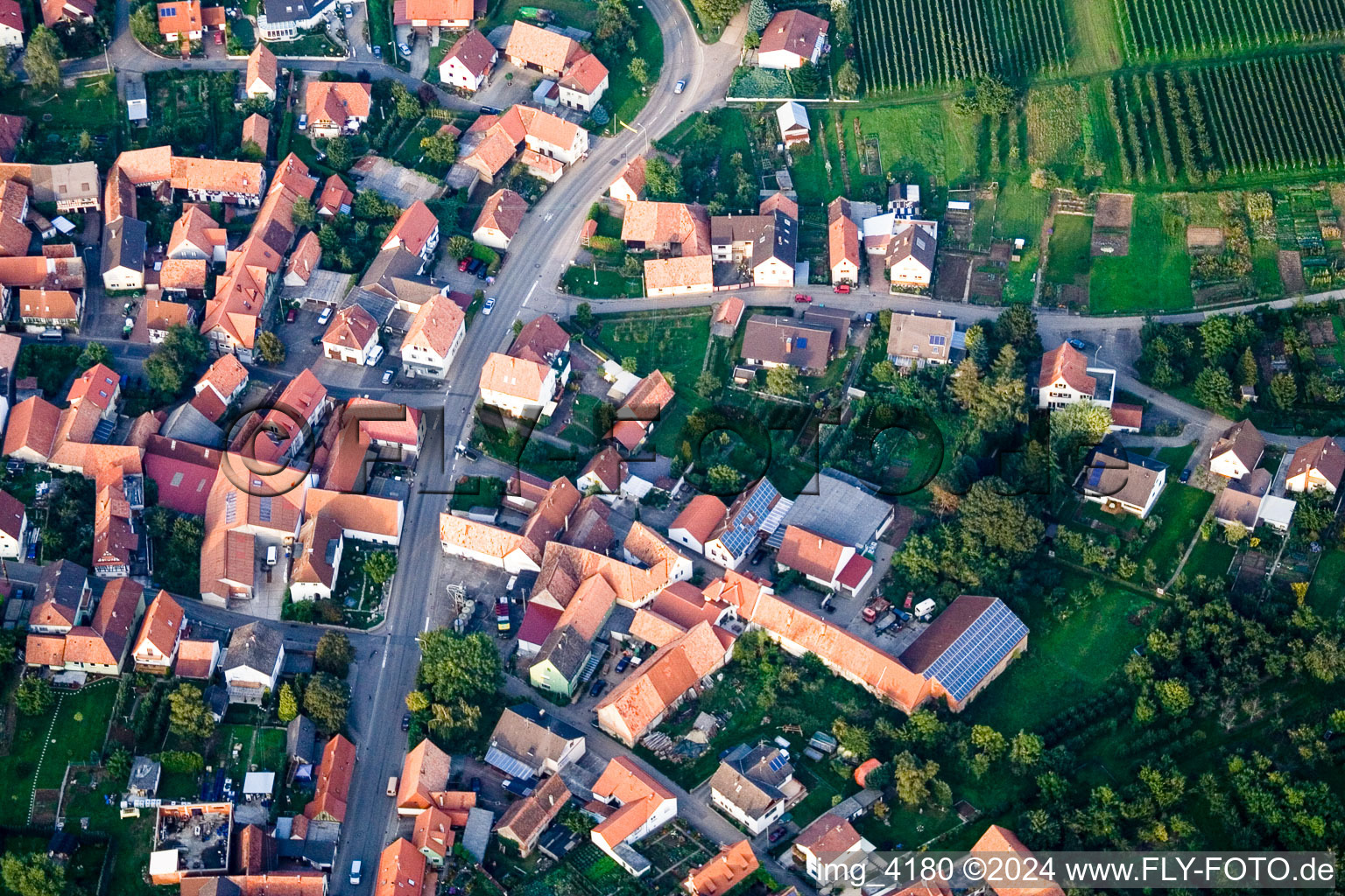 Quartier Schweigen in Schweigen-Rechtenbach dans le département Rhénanie-Palatinat, Allemagne d'en haut