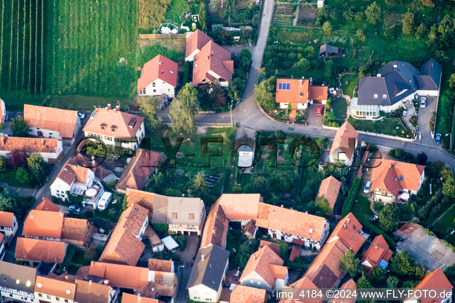 Vue d'oiseau de Quartier Schweigen in Schweigen-Rechtenbach dans le département Rhénanie-Palatinat, Allemagne