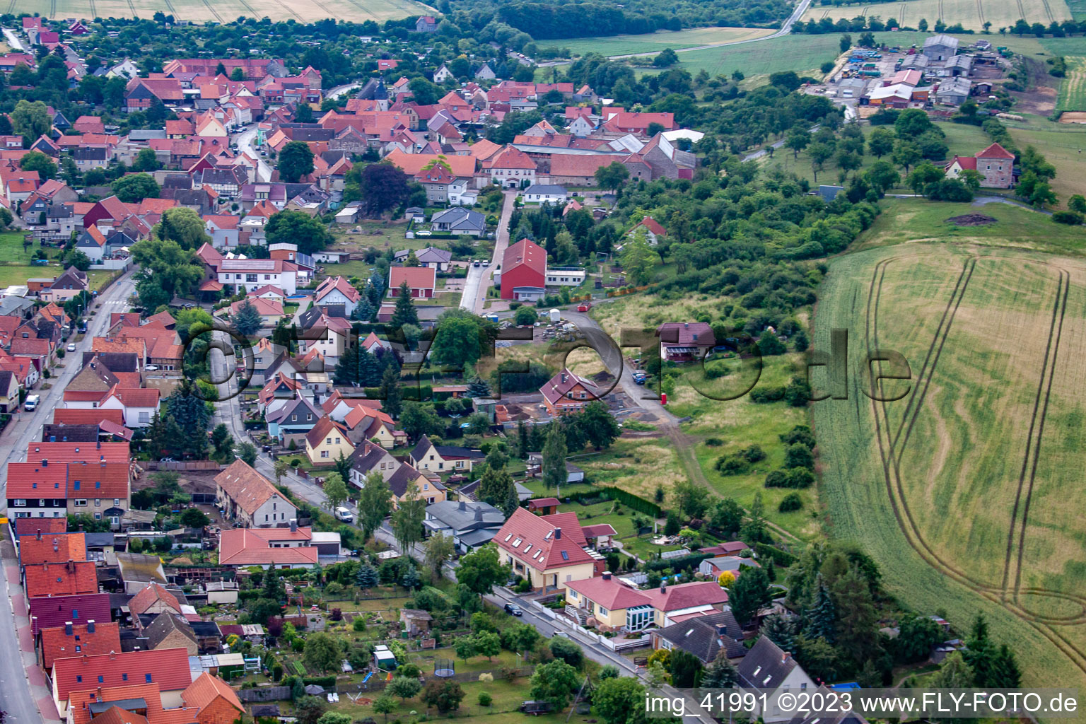 Vue aérienne de De l'ouest à le quartier Timmenrode in Blankenburg dans le département Saxe-Anhalt, Allemagne