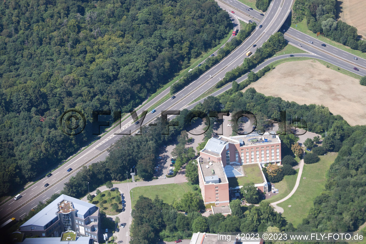 Vue aérienne de Radisson Blu à Ettlingen dans le département Bade-Wurtemberg, Allemagne