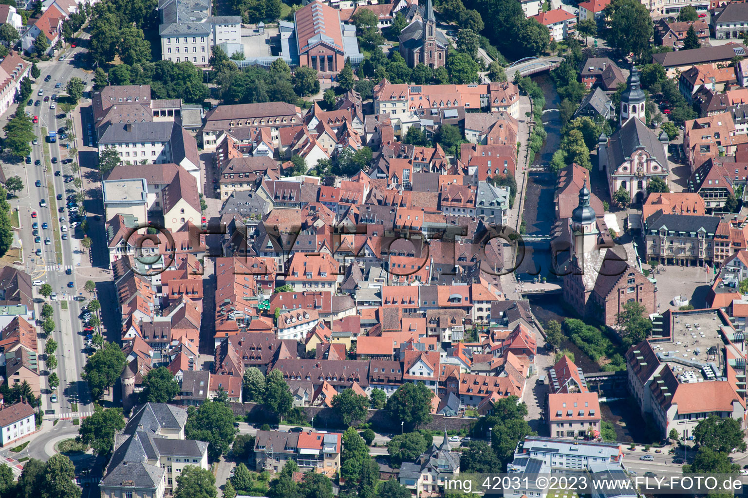 Vue aérienne de Vieille ville à Ettlingen dans le département Bade-Wurtemberg, Allemagne