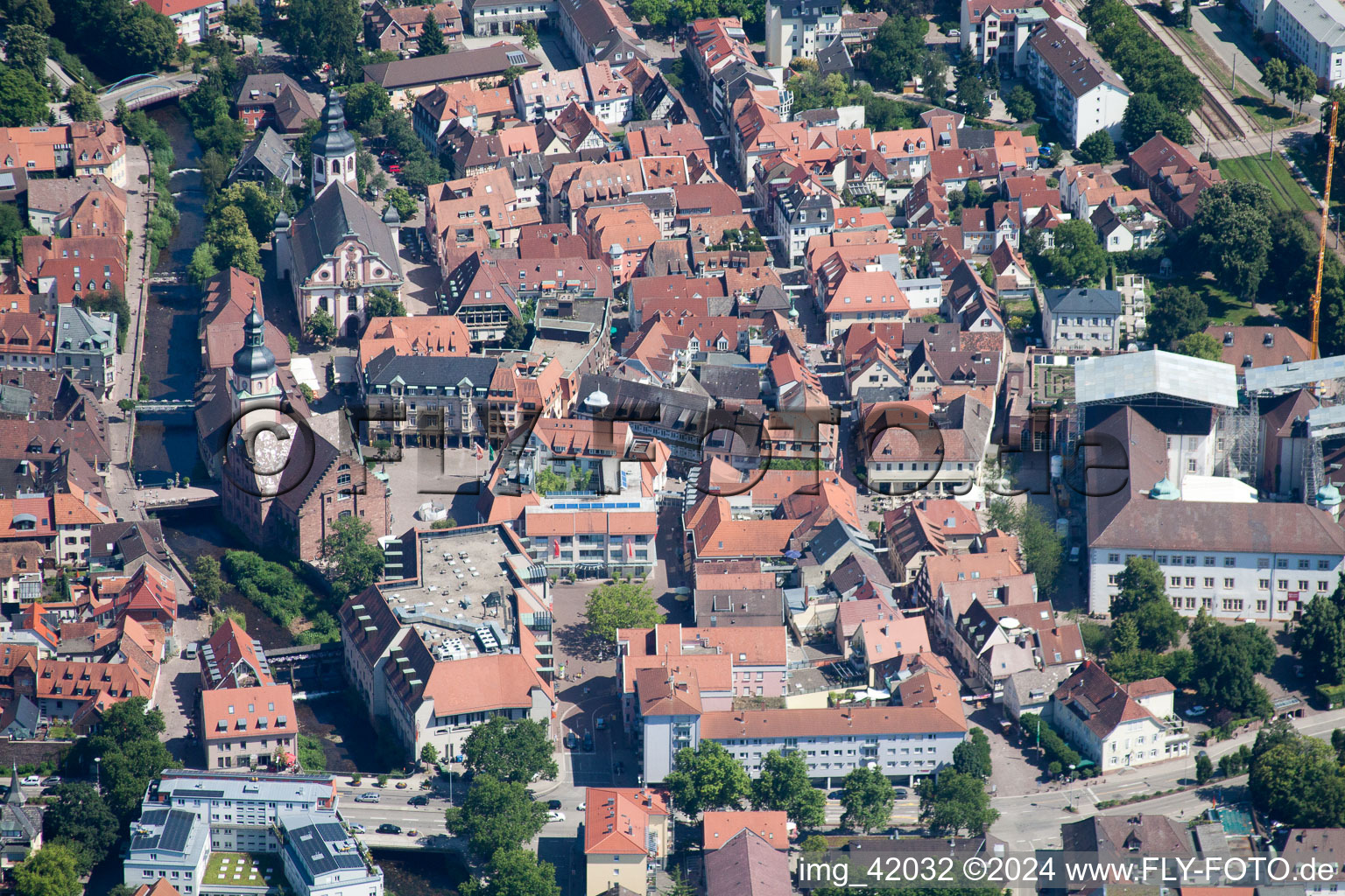 Vue aérienne de Vieille ville à Ettlingen dans le département Bade-Wurtemberg, Allemagne