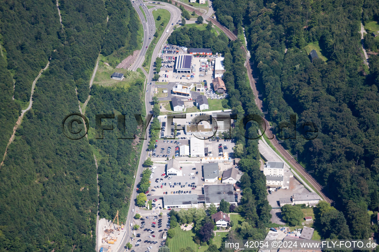 Vue aérienne de Pforzheimer Straße à Ettlingen dans le département Bade-Wurtemberg, Allemagne