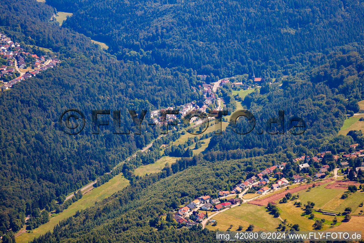 Vue aérienne de Marxzell dans le département Bade-Wurtemberg, Allemagne