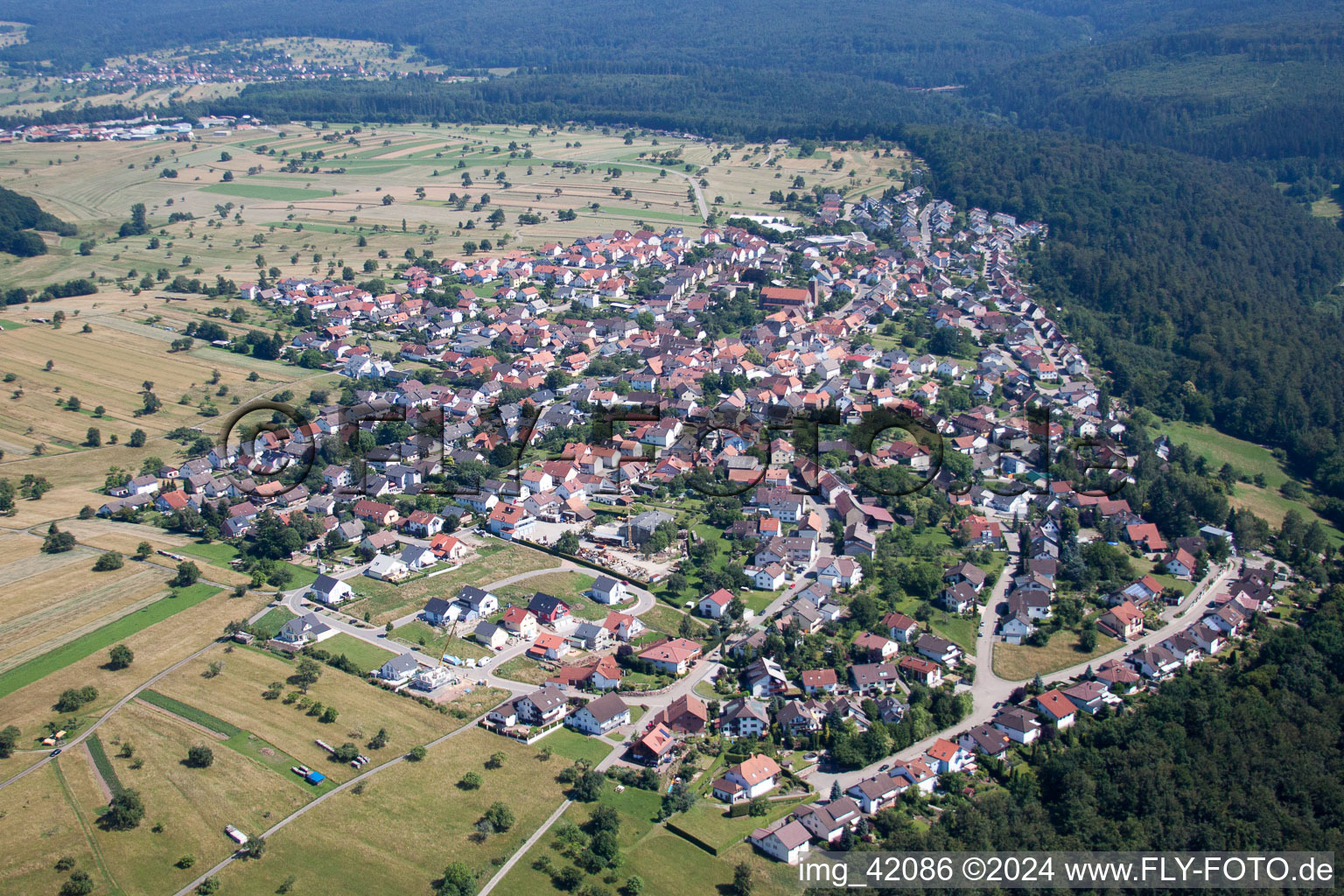 Vue aérienne de Du nord à le quartier Pfaffenrot in Marxzell dans le département Bade-Wurtemberg, Allemagne