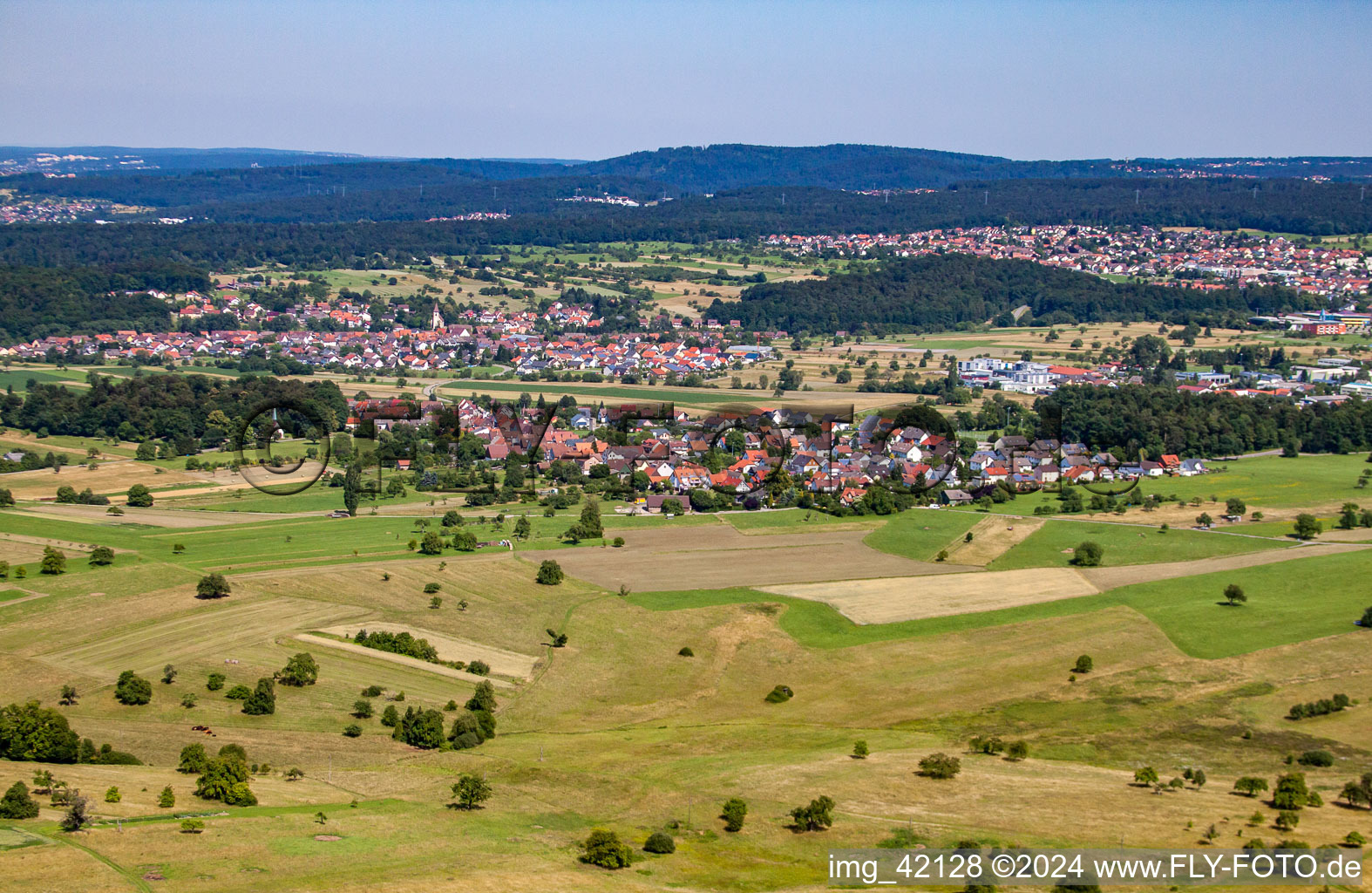 Vue aérienne de Quartier Pfinzweiler in Straubenhardt dans le département Bade-Wurtemberg, Allemagne