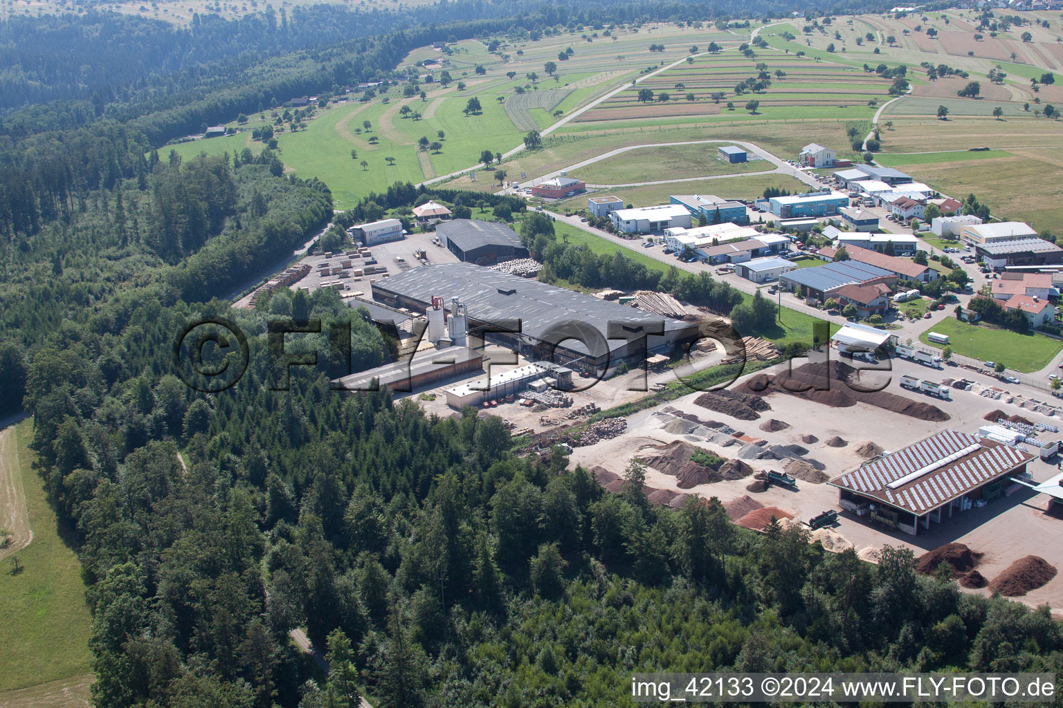 Site de l'usine Corthum Nordschwarzwald GmbH - corthum Erdenwerk à le quartier Pfaffenrot in Marxzell dans le département Bade-Wurtemberg, Allemagne d'en haut