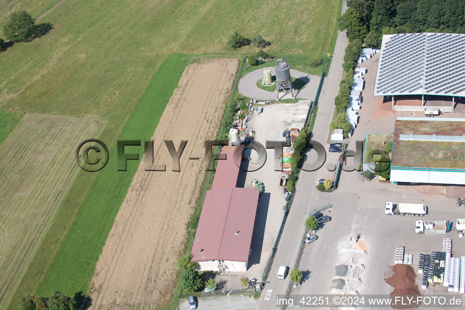 Vue oblique de Corthum – Erdenwerk Forst Humus GmbH Im Schwarzenbusch 8, Marxzell-Pfaffenrot à le quartier Pfaffenrot in Marxzell dans le département Bade-Wurtemberg, Allemagne