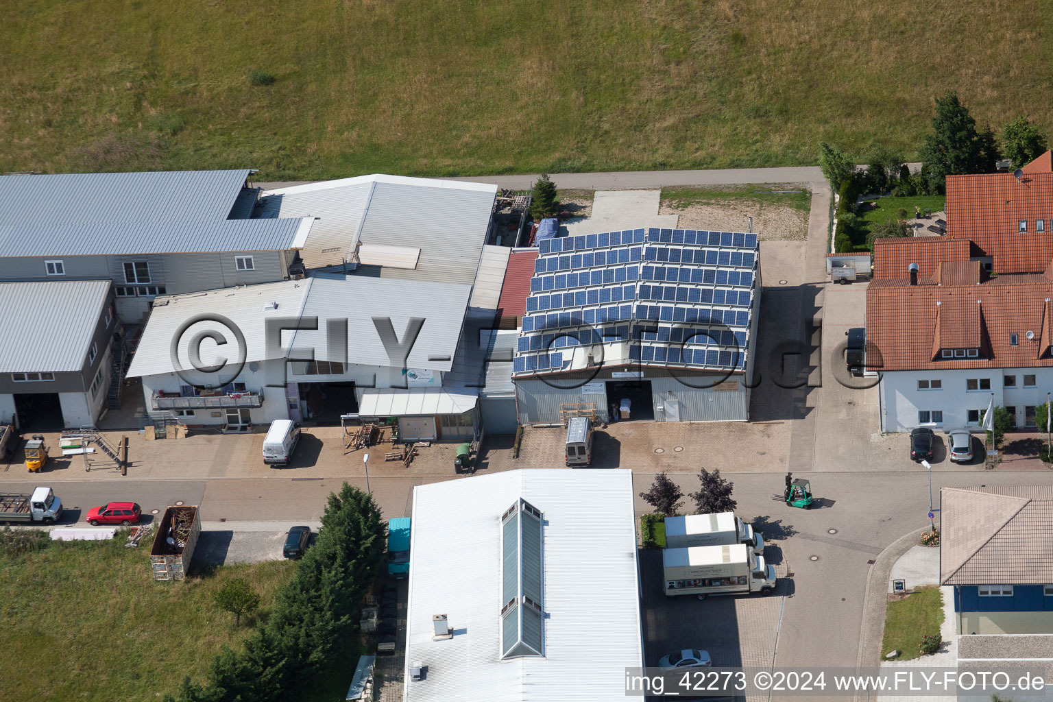 Zone commerciale à Schwarzenbusch à le quartier Pfaffenrot in Marxzell dans le département Bade-Wurtemberg, Allemagne vue d'en haut