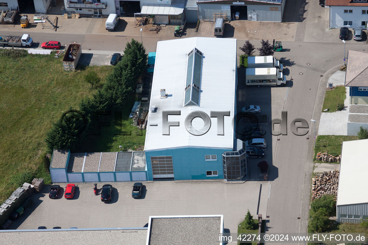 Zone commerciale à Schwarzenbusch à le quartier Pfaffenrot in Marxzell dans le département Bade-Wurtemberg, Allemagne depuis l'avion