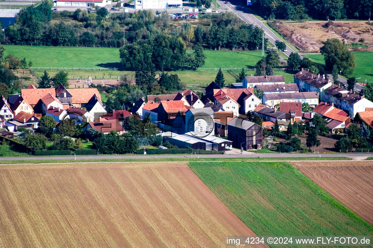 Vue aérienne de Brehmstr à le quartier Minderslachen in Kandel dans le département Rhénanie-Palatinat, Allemagne