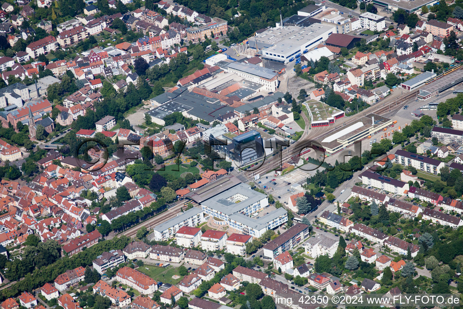 Vue aérienne de Marché de la PAC à Ettlingen dans le département Bade-Wurtemberg, Allemagne