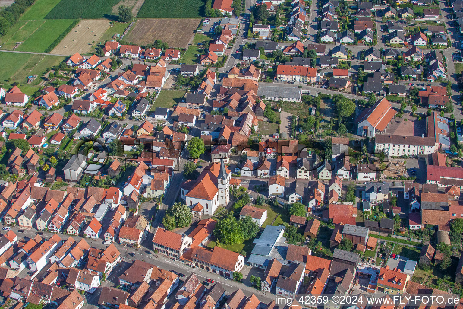 Vue aérienne de Kirchstr. à Hatzenbühl dans le département Rhénanie-Palatinat, Allemagne