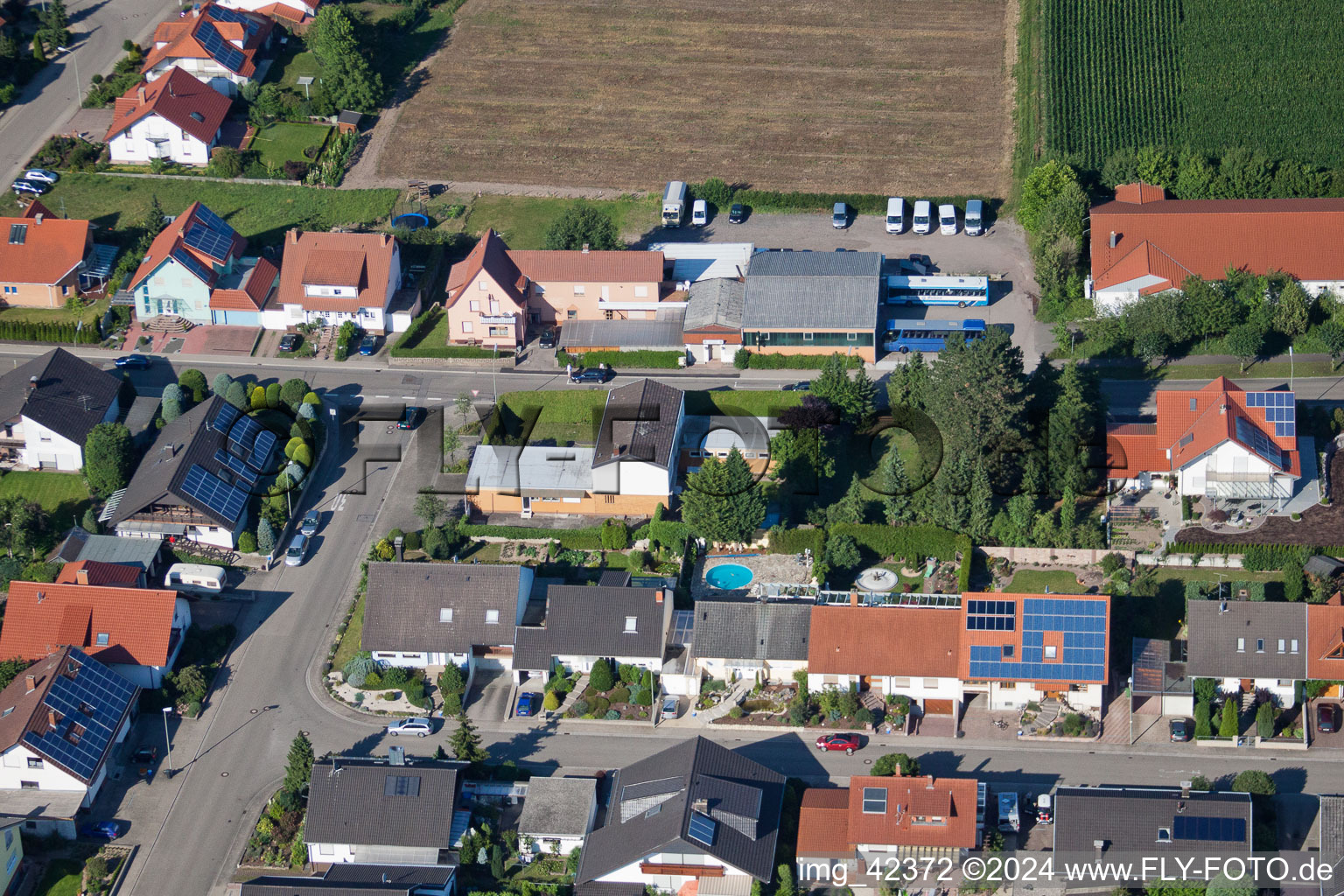 Photographie aérienne de Zone commerciale et implantation d'entreprise à Gereut à Hatzenbühl dans le département Rhénanie-Palatinat, Allemagne