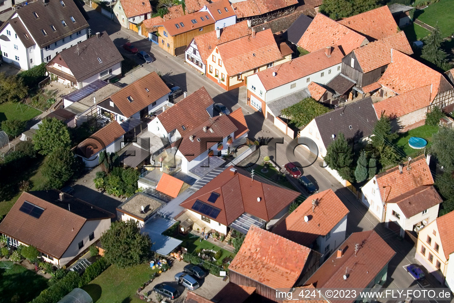 Brehmstr à le quartier Minderslachen in Kandel dans le département Rhénanie-Palatinat, Allemagne depuis l'avion