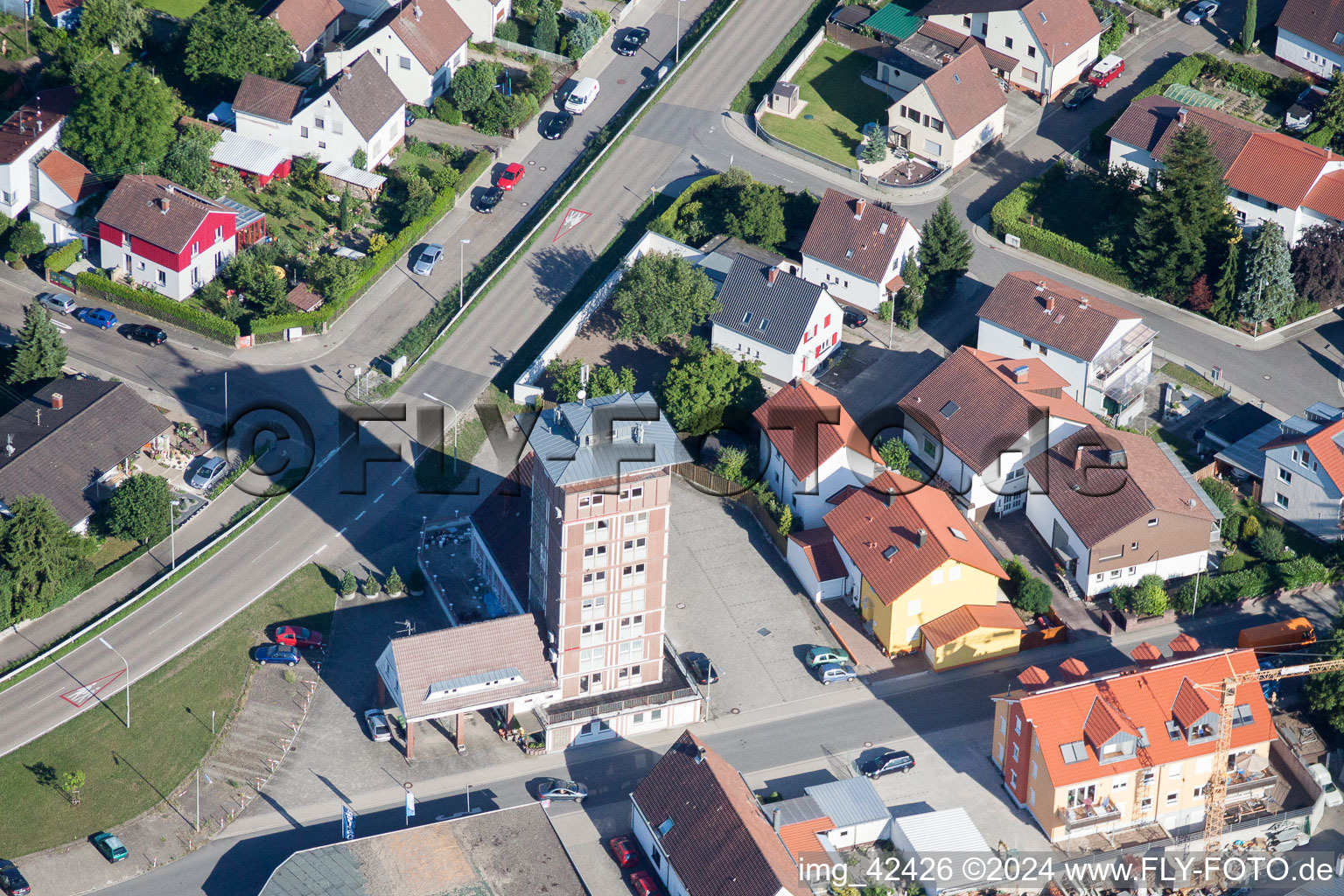 Vue aérienne de Immeuble de grande hauteur Ludovici à Jockgrim dans le département Rhénanie-Palatinat, Allemagne