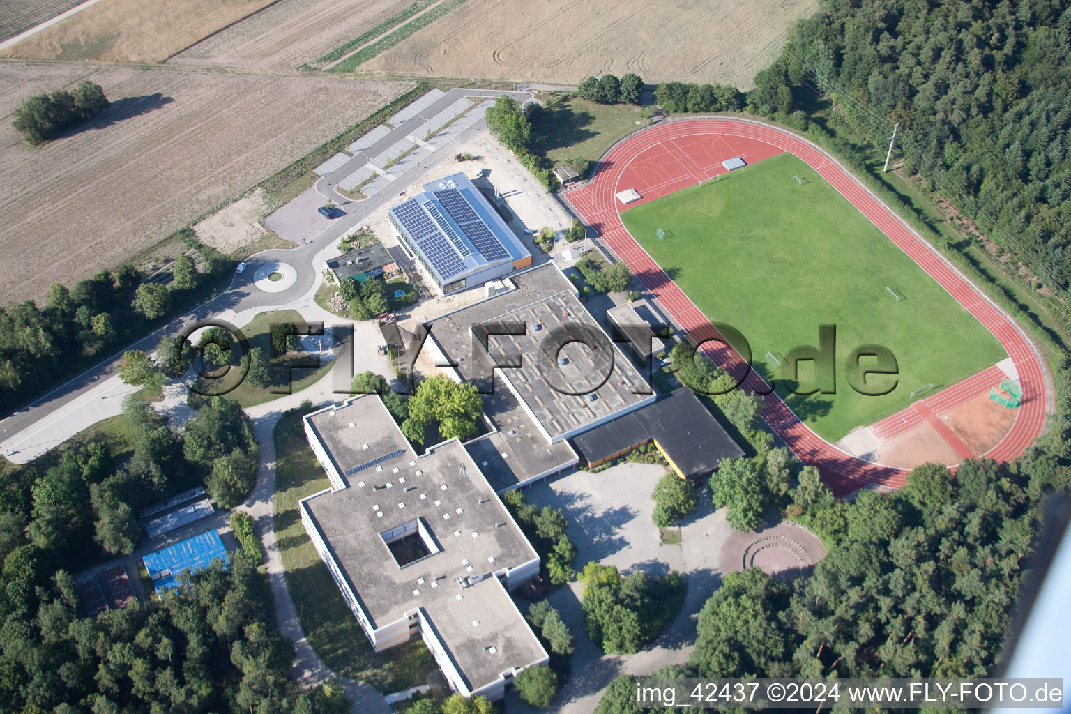 Enregistrement par drone de École des bains romains à Rheinzabern dans le département Rhénanie-Palatinat, Allemagne