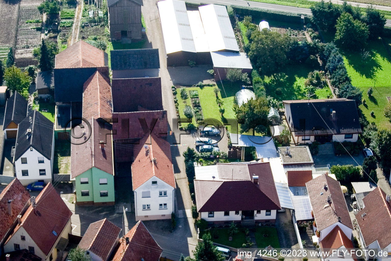 Brehmstr à le quartier Minderslachen in Kandel dans le département Rhénanie-Palatinat, Allemagne du point de vue du drone