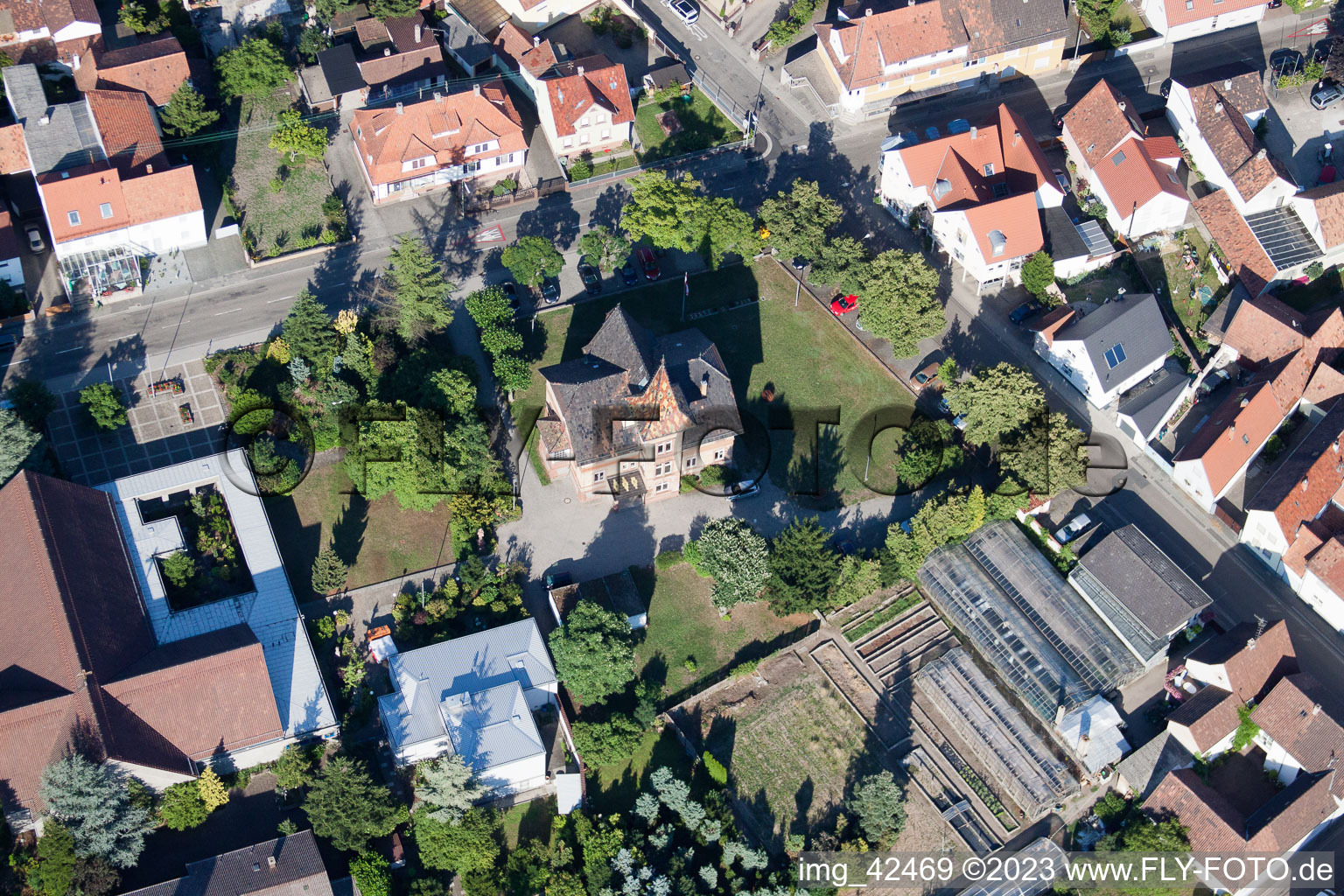 Photographie aérienne de L'hôtel de ville à Jockgrim dans le département Rhénanie-Palatinat, Allemagne