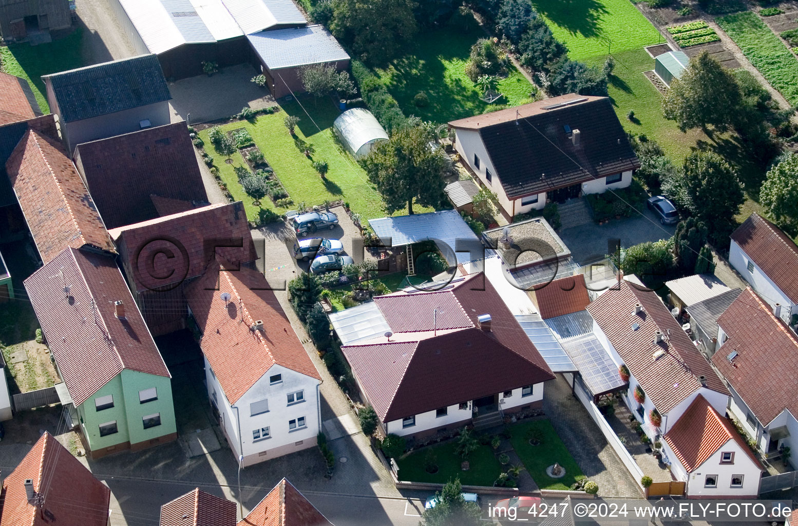 Brehmstr à le quartier Minderslachen in Kandel dans le département Rhénanie-Palatinat, Allemagne d'un drone