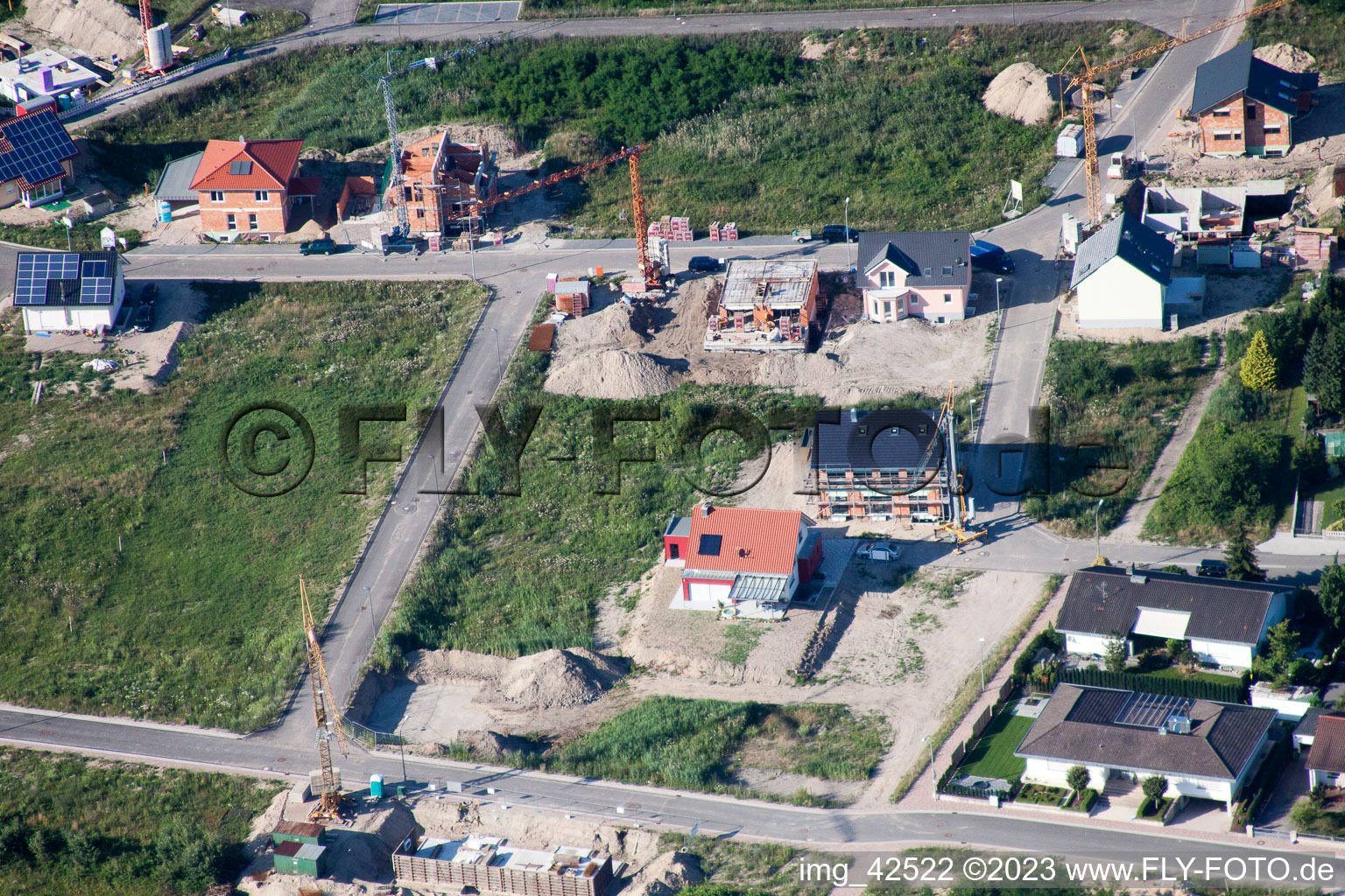 Nouvelle zone de développement ouest à Jockgrim dans le département Rhénanie-Palatinat, Allemagne du point de vue du drone