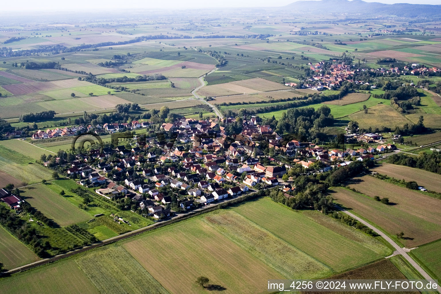Vue oblique de Vue sur le village à Barbelroth dans le département Rhénanie-Palatinat, Allemagne