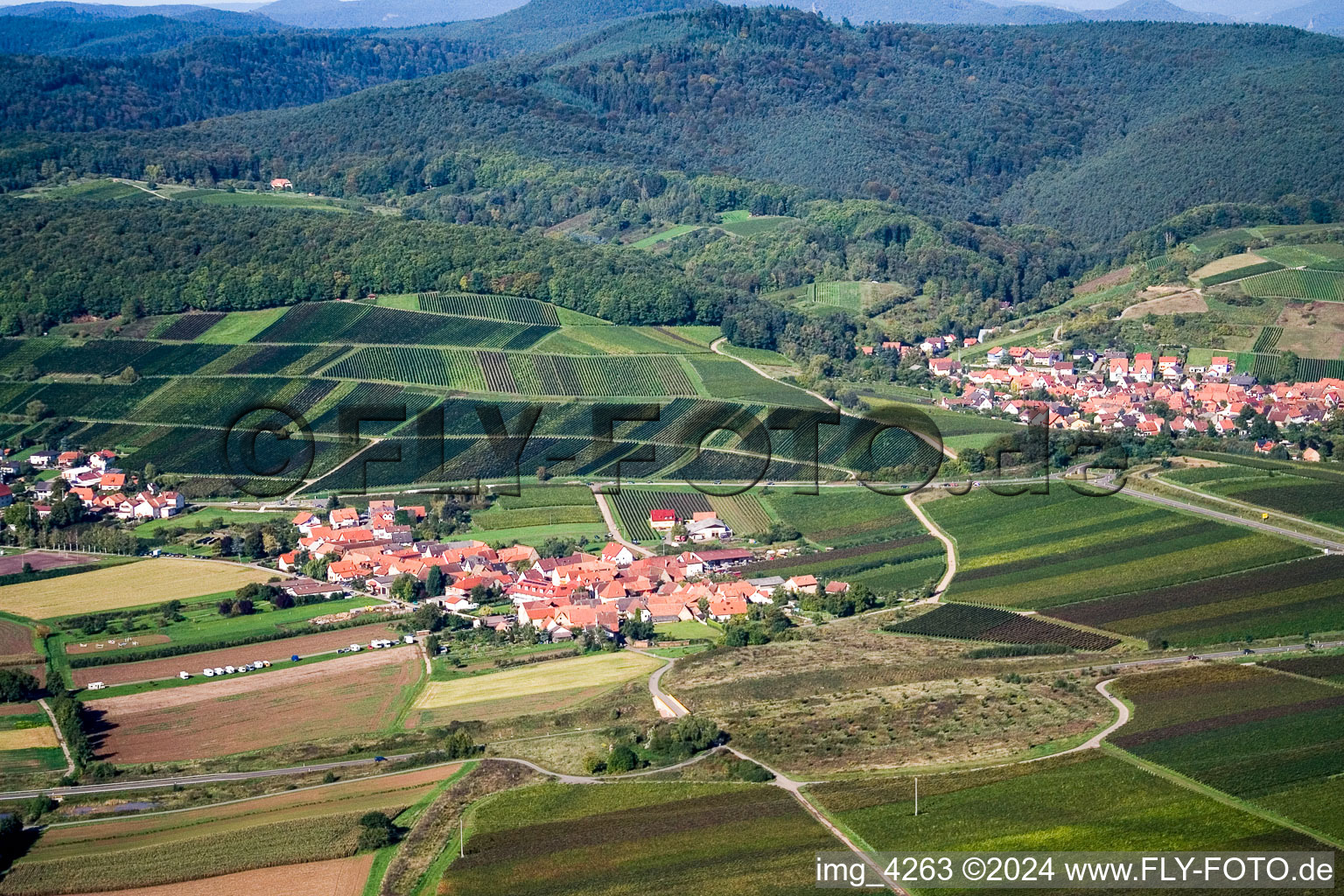 Enregistrement par drone de Quartier Oberhofen in Pleisweiler-Oberhofen dans le département Rhénanie-Palatinat, Allemagne