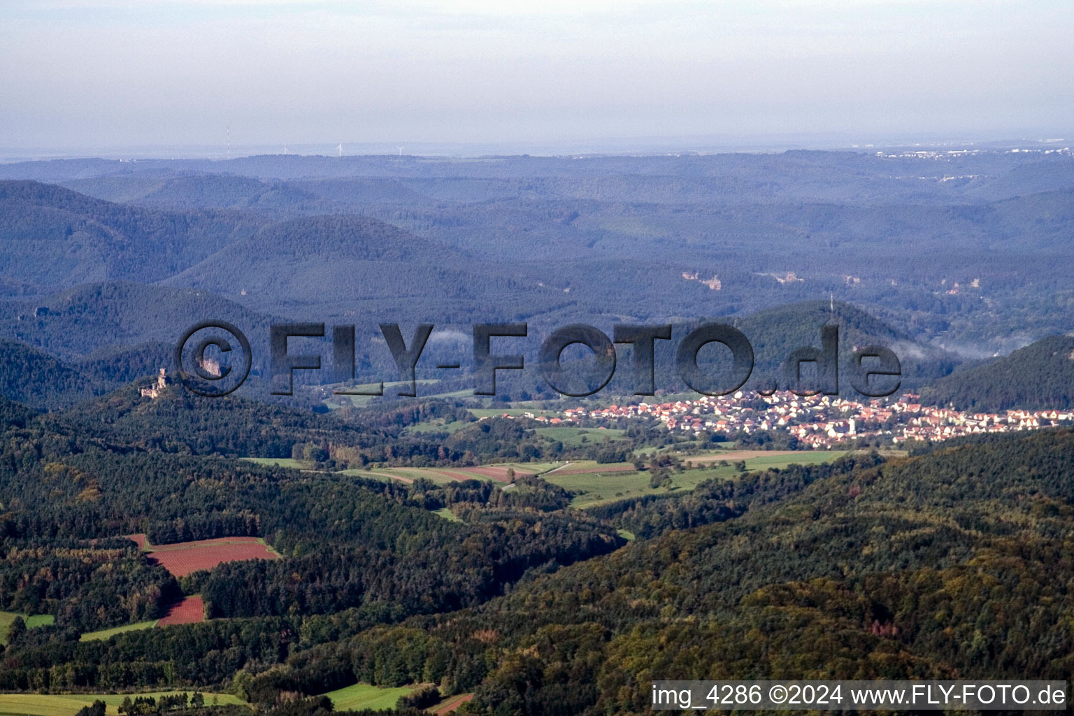 Photographie aérienne de Busenberg dans le département Rhénanie-Palatinat, Allemagne