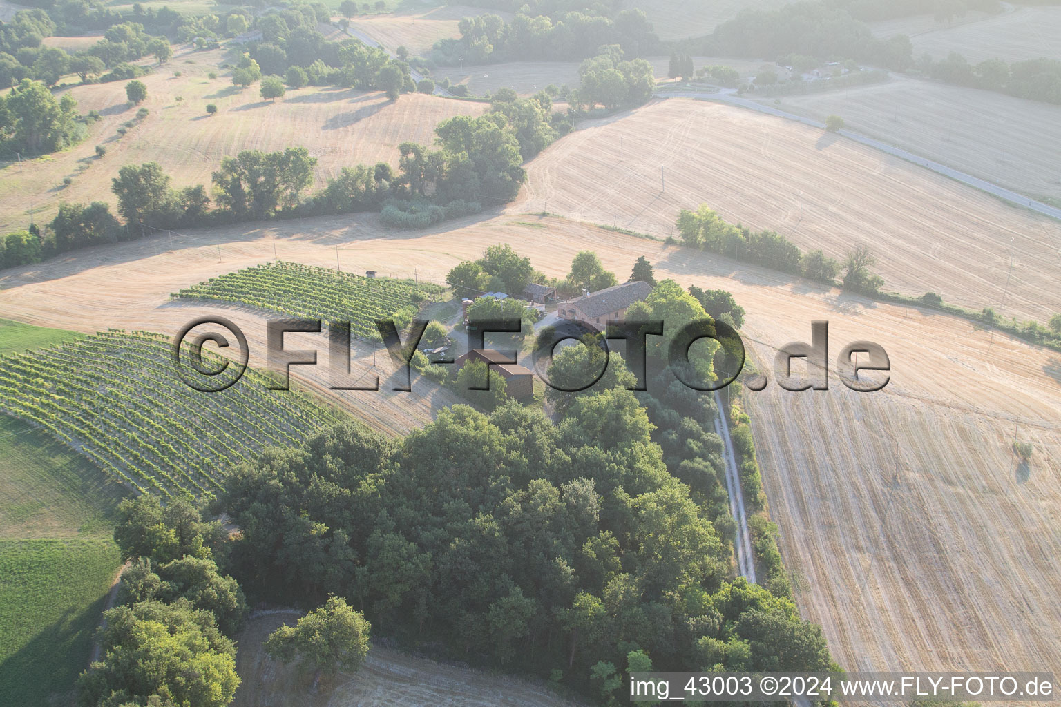 Photographie aérienne de San Martino dei Muri dans le département Les Marches, Italie