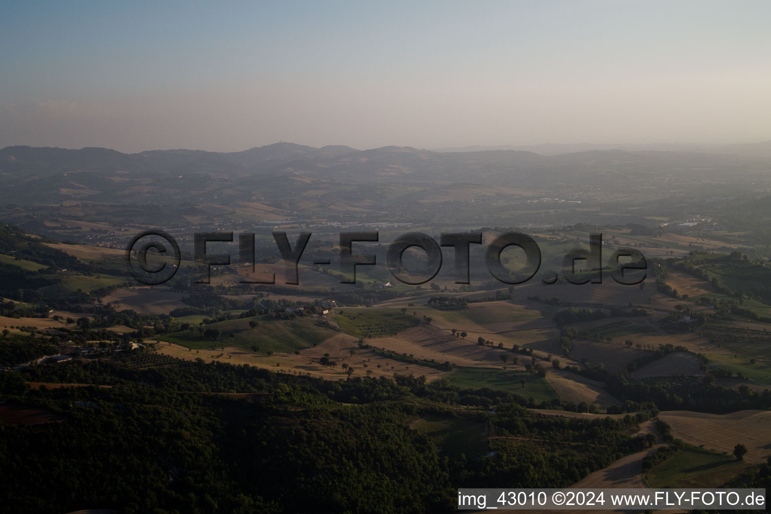 San Martino dei Muri dans le département Les Marches, Italie vue d'en haut