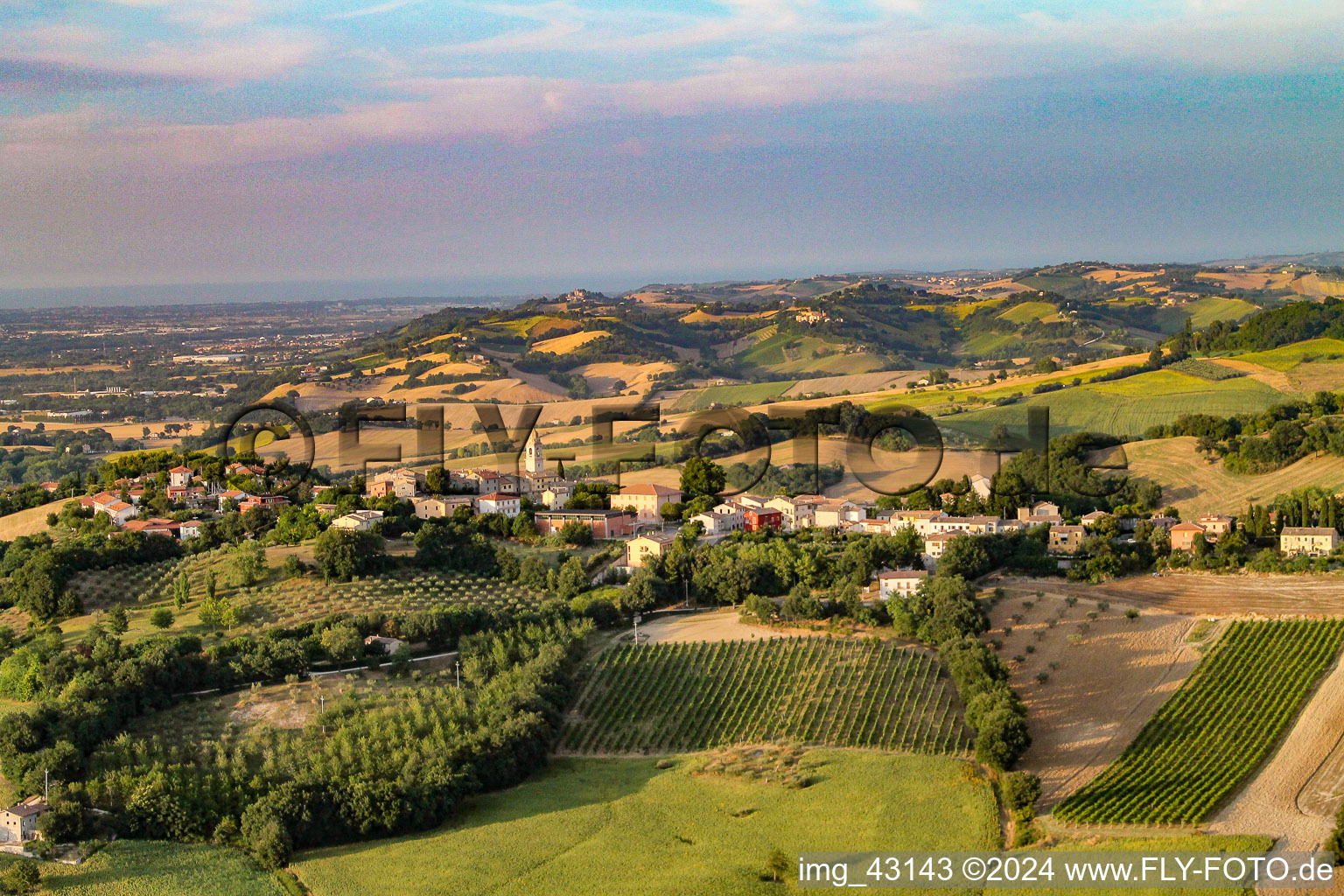 Photographie aérienne de Sant'Ippolito dans le département Les Marches, Italie