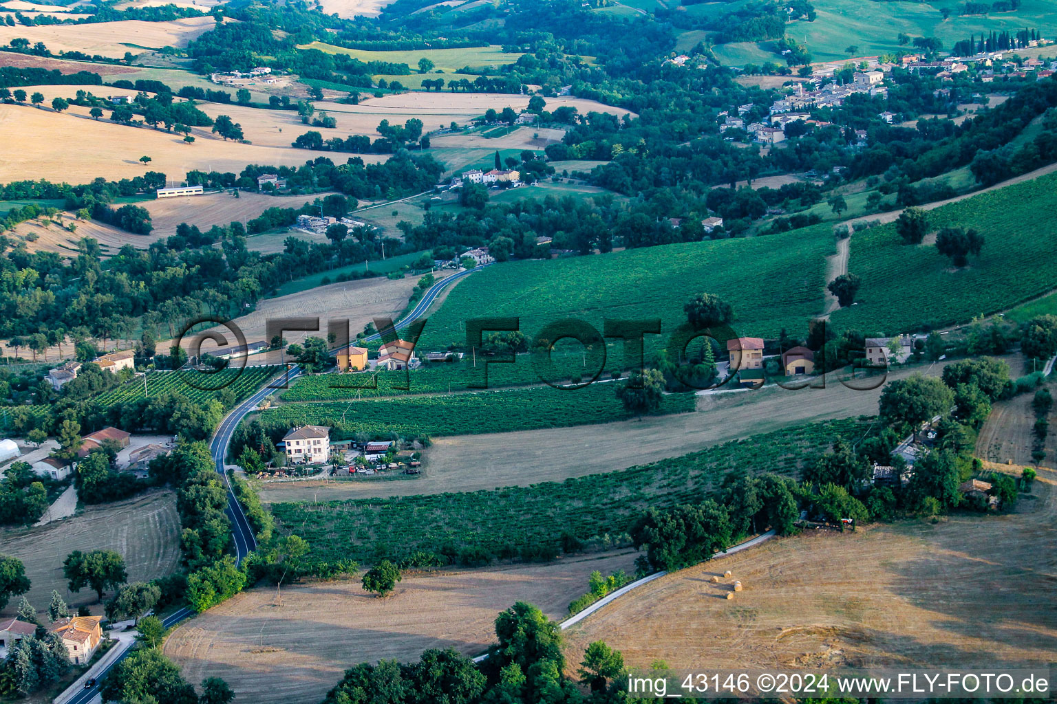 Vue aérienne de Santa Maria della Valle dans le département Les Marches, Italie