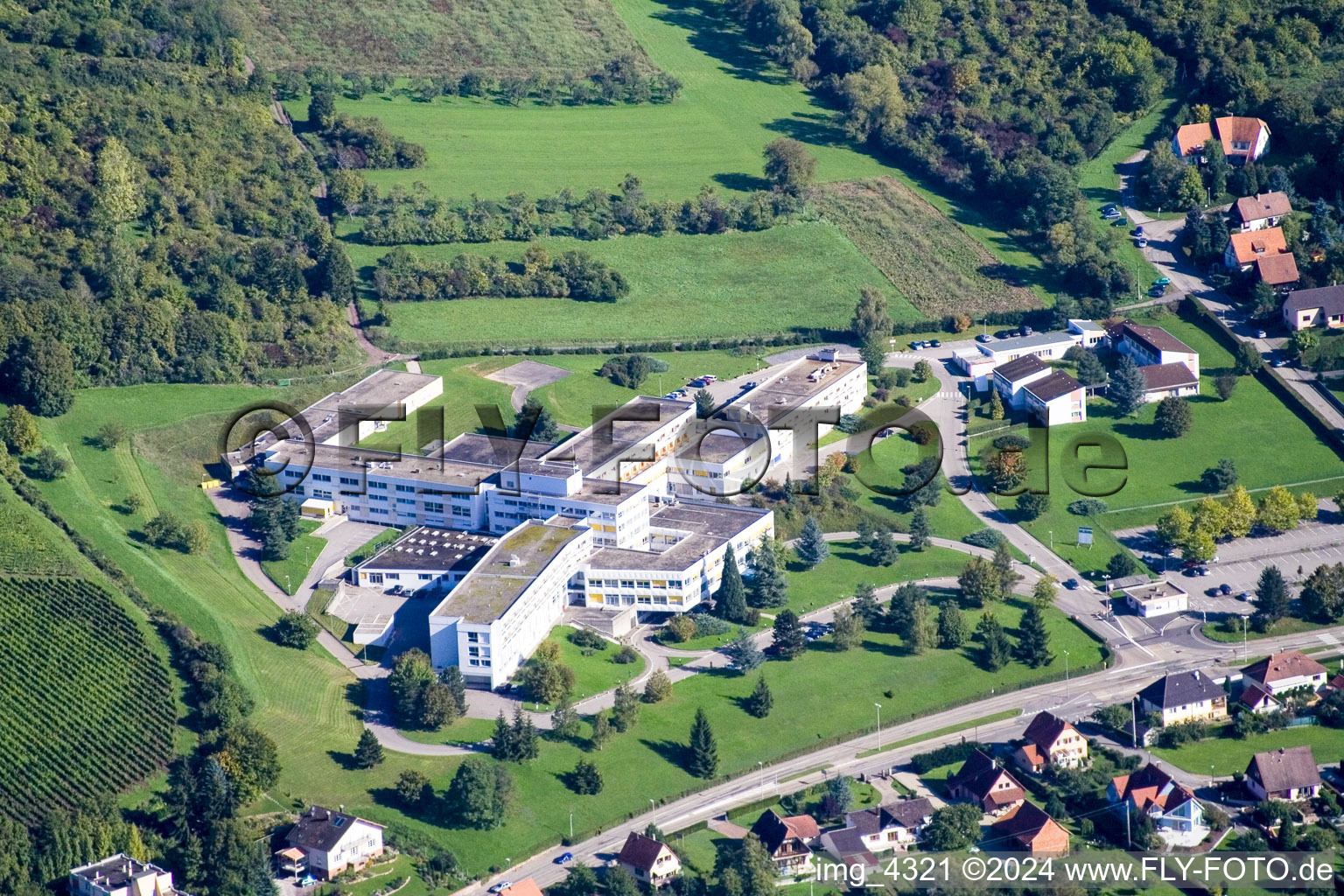 Vue aérienne de Hôpital à Wissembourg dans le département Bas Rhin, France