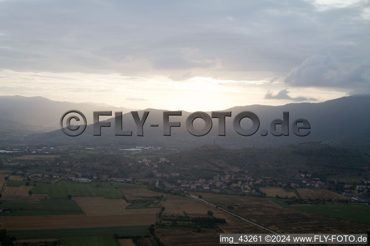 Vue oblique de Castroncello dans le département Toscane, Italie