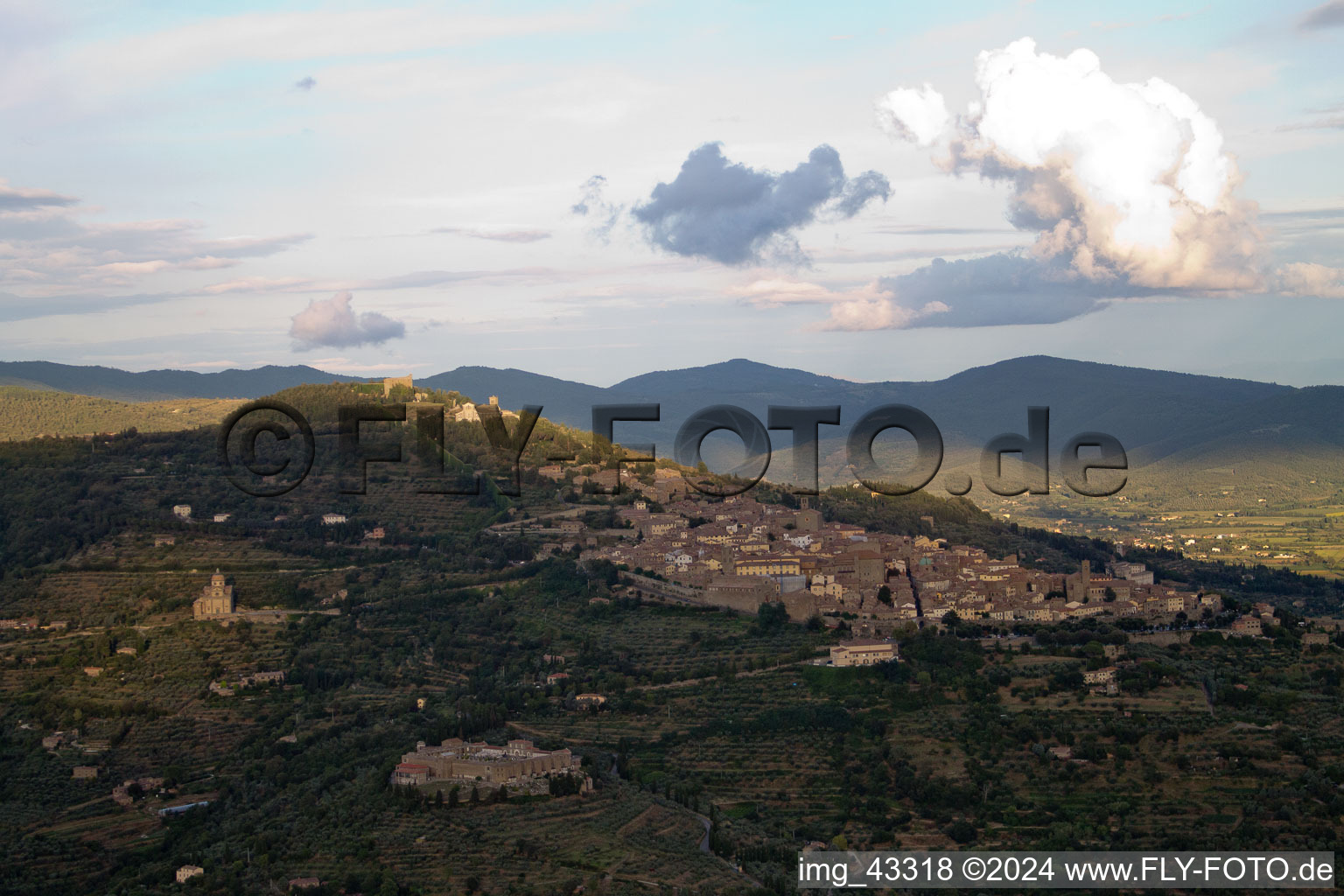 Vue aérienne de Camucia dans le département Toscane, Italie