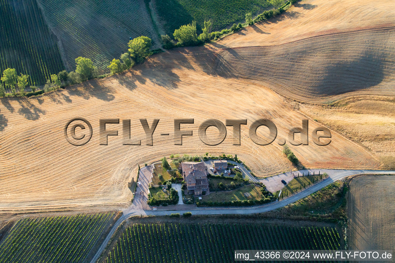 Vue aérienne de Montepulciano dans le département Siena, Italie