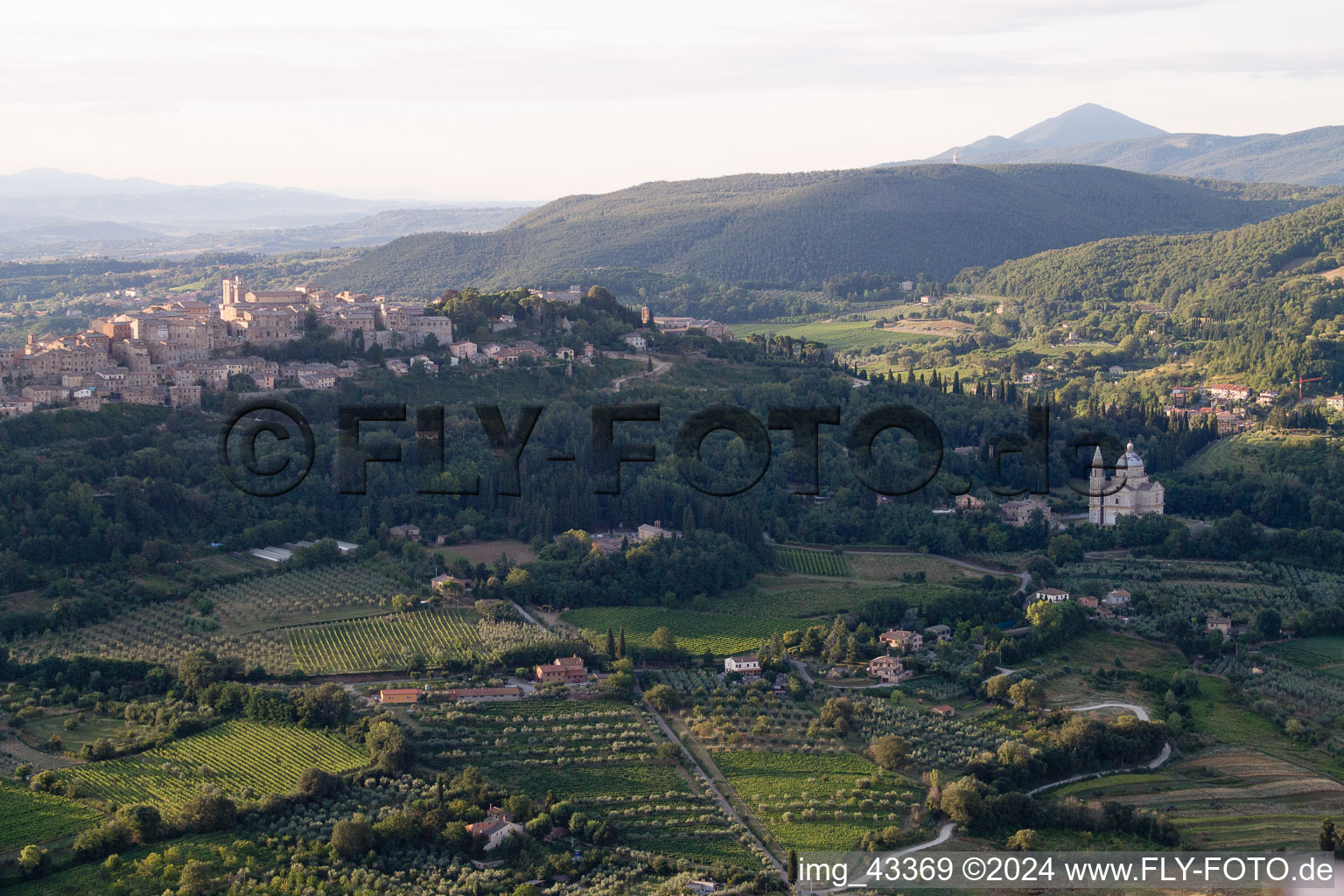 Photographie aérienne de Montepulciano dans le département Siena, Italie