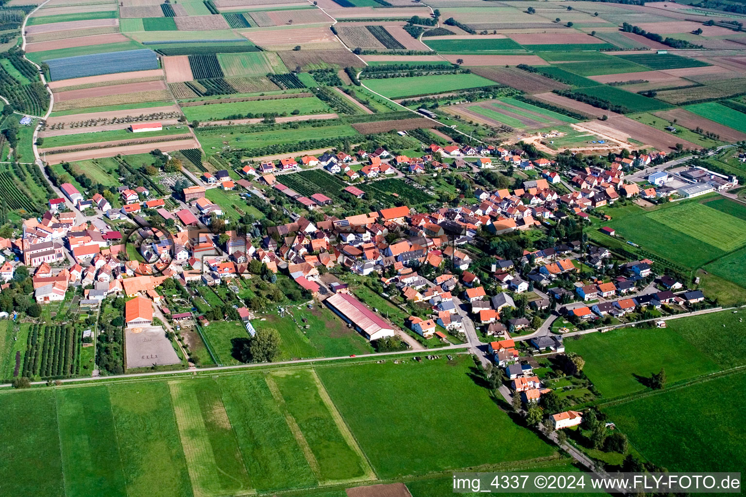 Vue oblique de Schweighofen dans le département Rhénanie-Palatinat, Allemagne