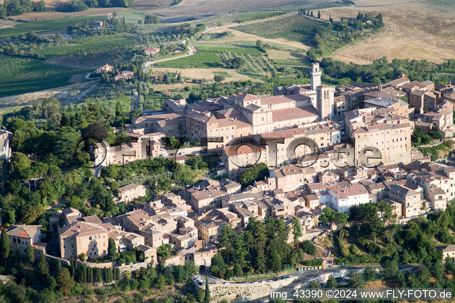 Montepulciano dans le département Siena, Italie vue d'en haut