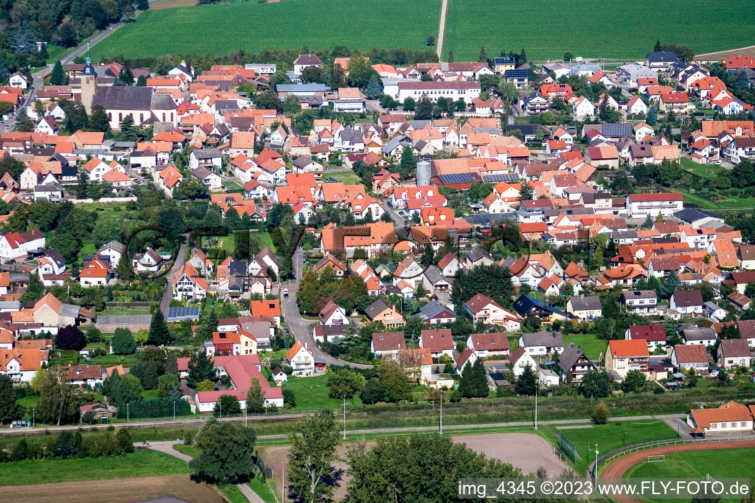 Steinfeld dans le département Rhénanie-Palatinat, Allemagne d'un drone