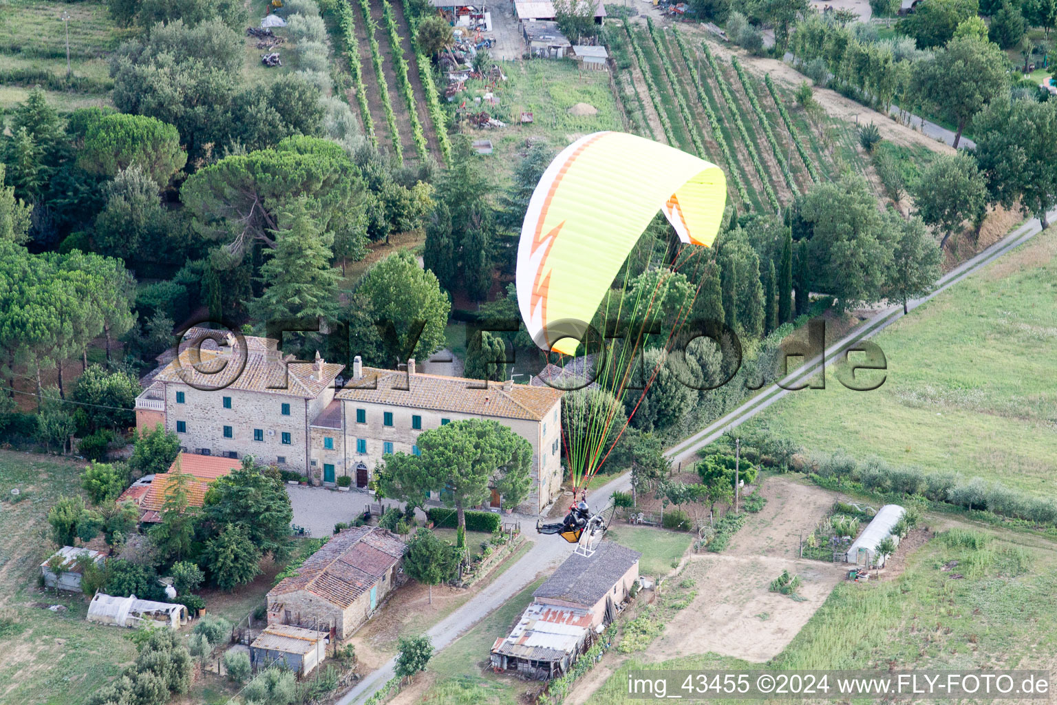 Vue oblique de Camucia dans le département Toscane, Italie