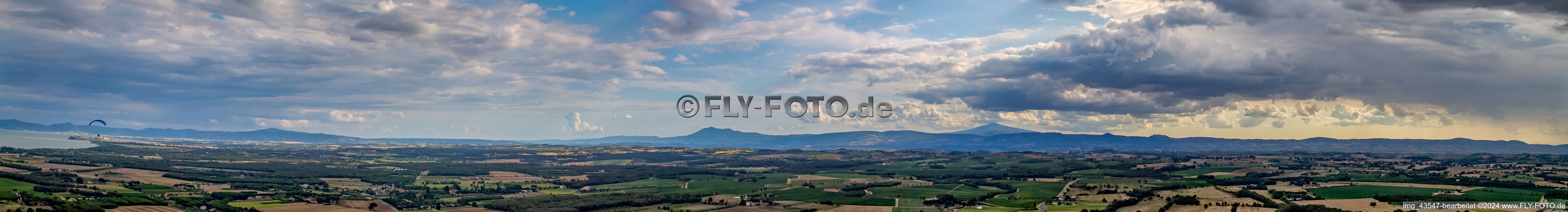 Vue aérienne de Panorama à Montepulciano dans le département Siena, Italie