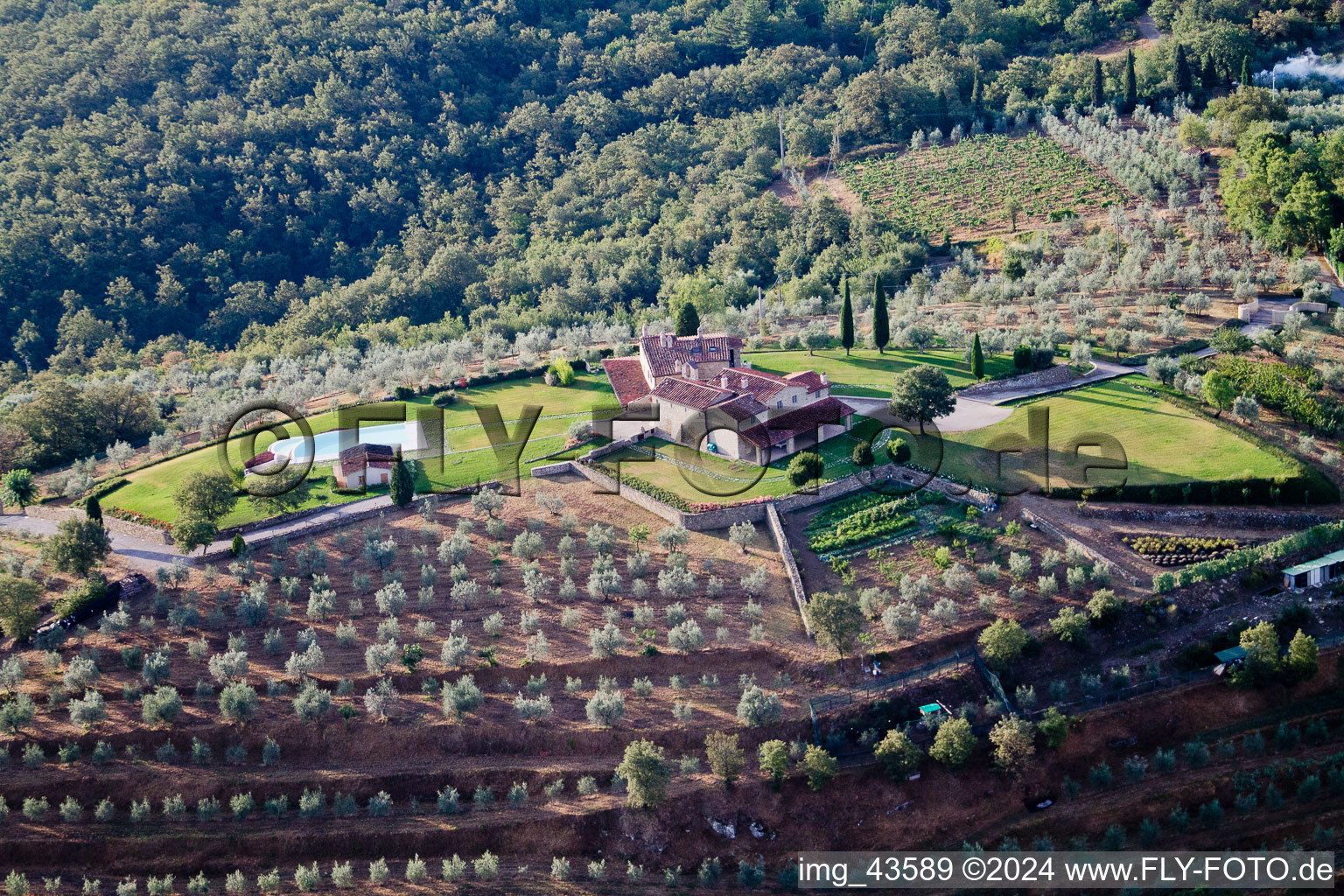 Vue aérienne de Il Bastardo dans le département Toscane, Italie