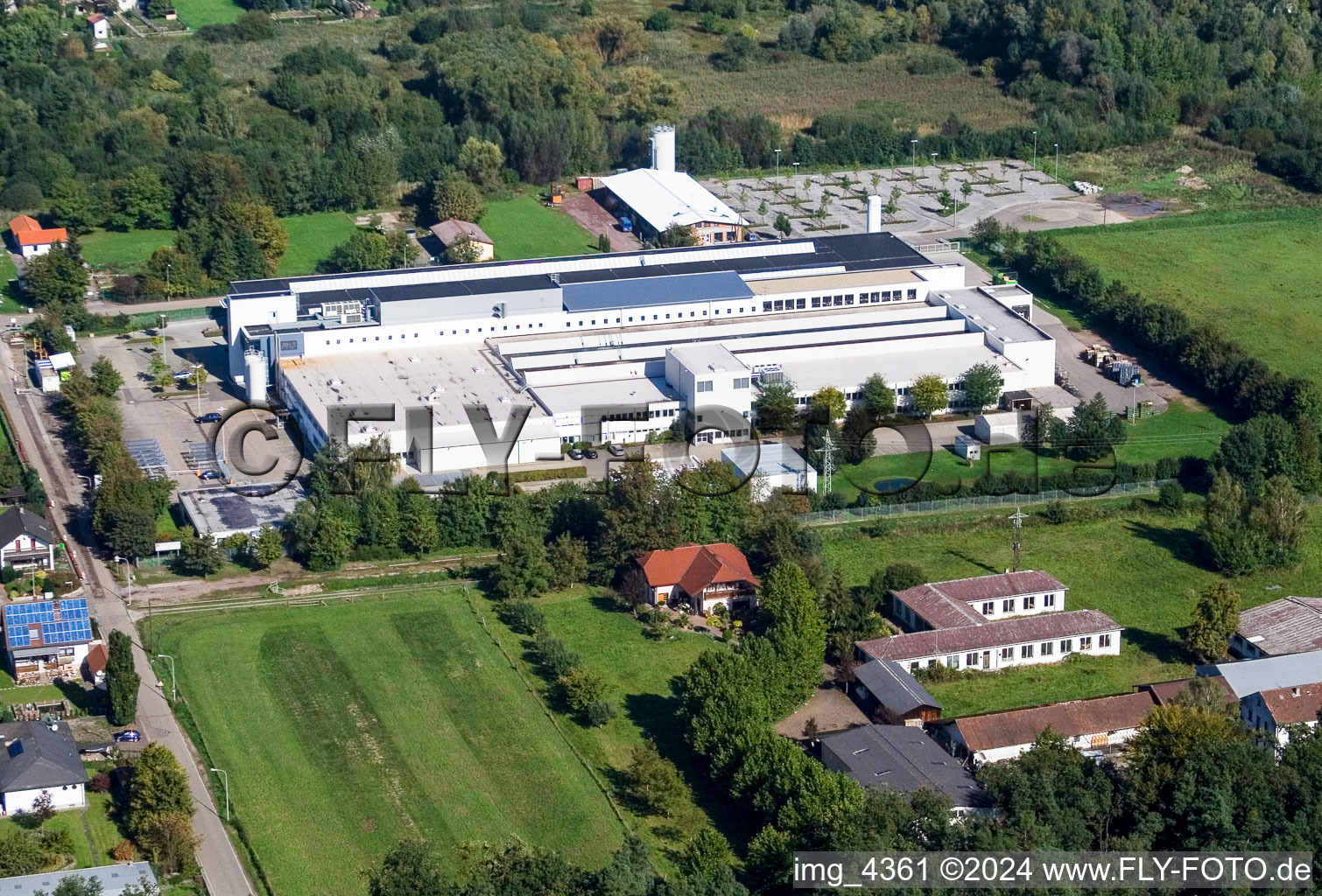 Vue aérienne de Zone industrielle à le quartier Schaidt in Wörth am Rhein dans le département Rhénanie-Palatinat, Allemagne