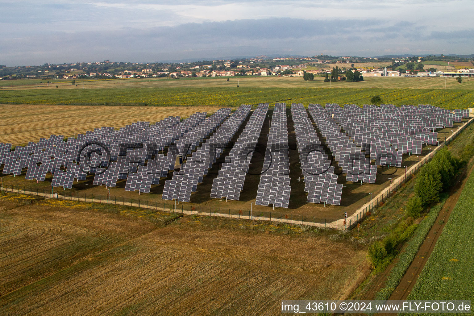 Vue aérienne de Cesa dans le département Toscane, Italie